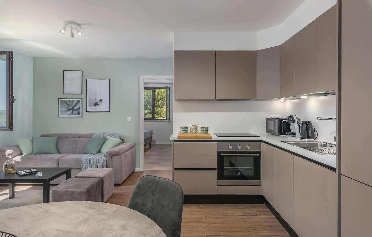 Just Renovated Stylish 2 Bedrooms Apartment Only A Few Steps From The Beach! Novigrad Istria